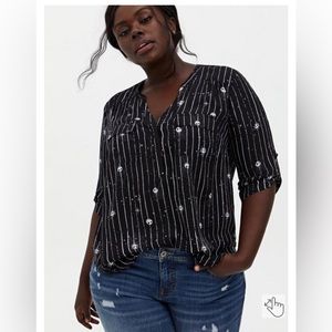 Torrid Nightmare Before Christmas Jack Skellington Pullover  blouse size 0x